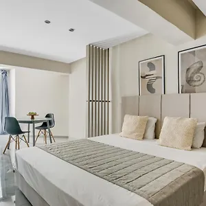 sanders-crystal.protaras-cy-hotels.com/